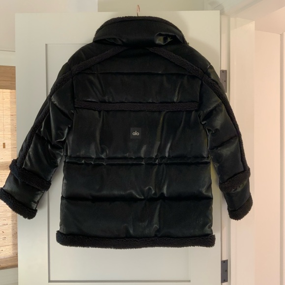 ALO Ice Breaker Puffer Jacket - Black- - Picture 7 of 12